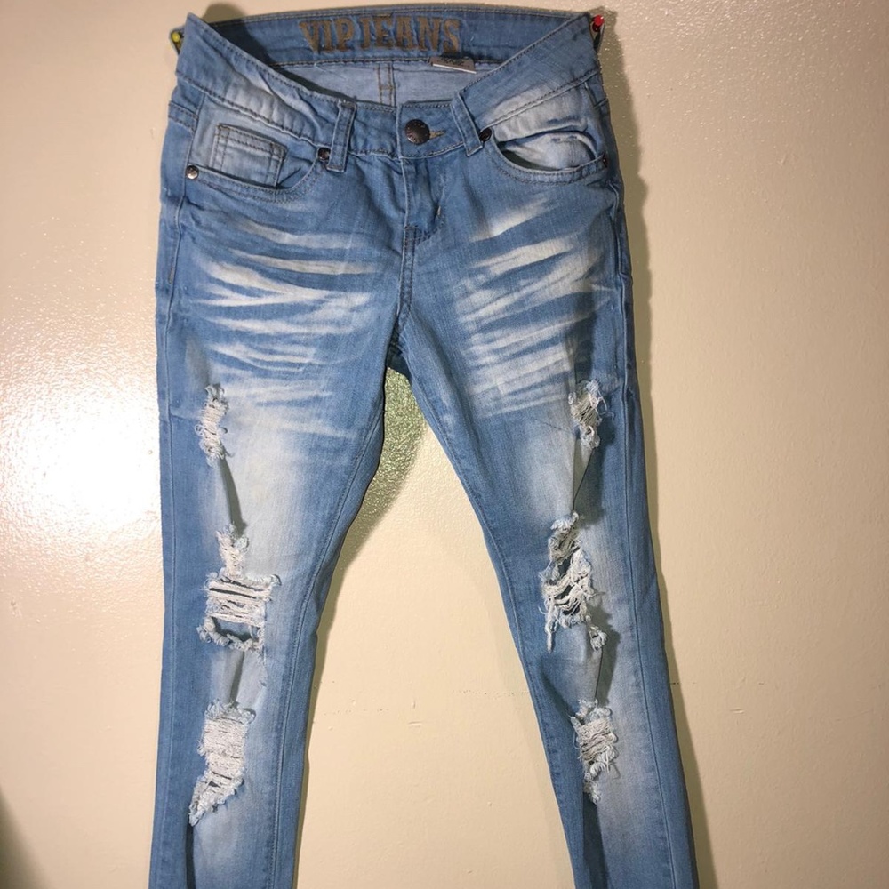 Ripped skinny jeans